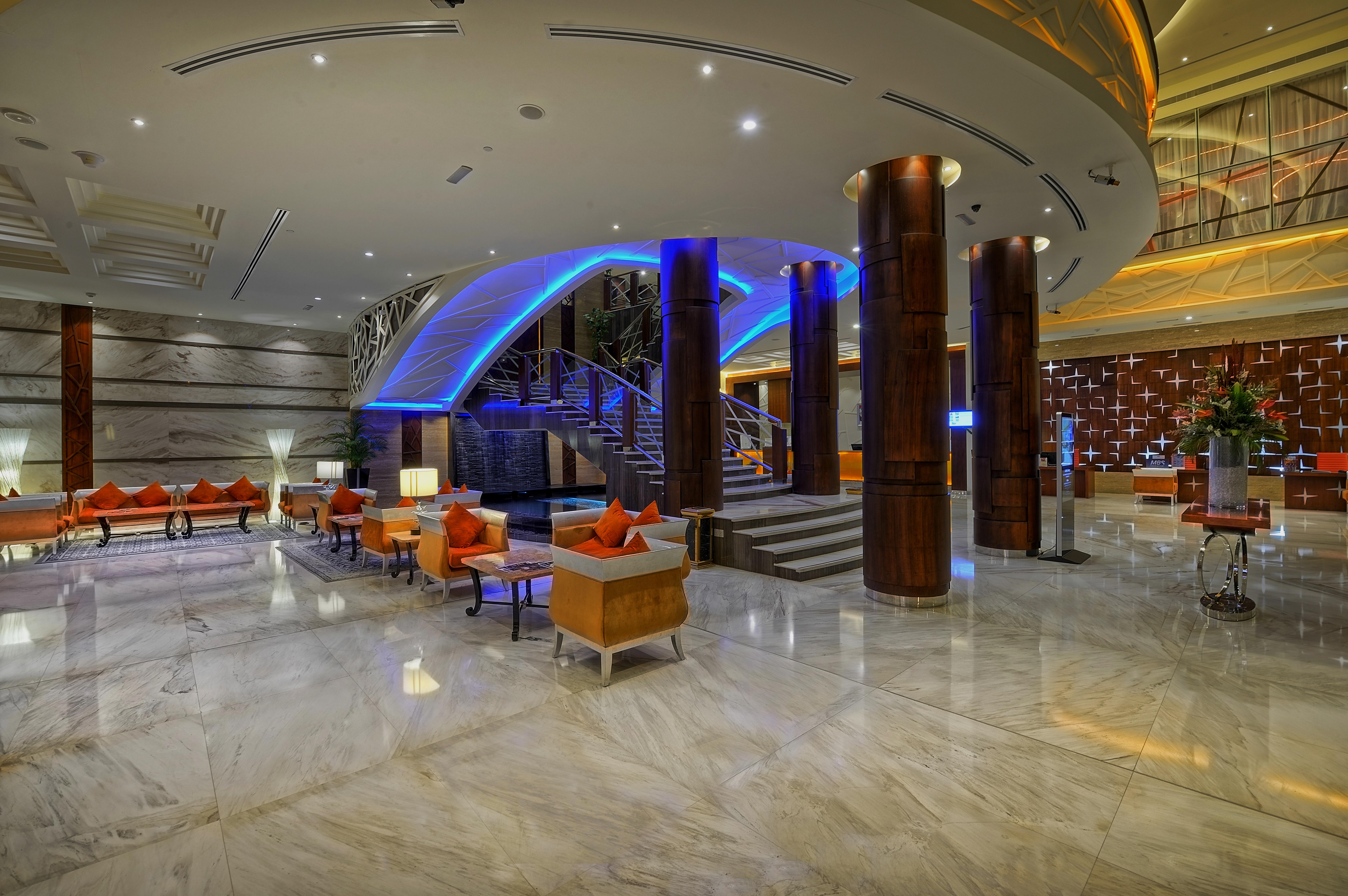 Vintage Grand Hotel - Formerly Ghaya Grand Hotel Dubái Exterior foto Lobby